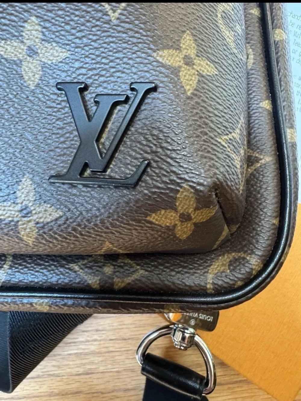 Louis Vuitton classic louis